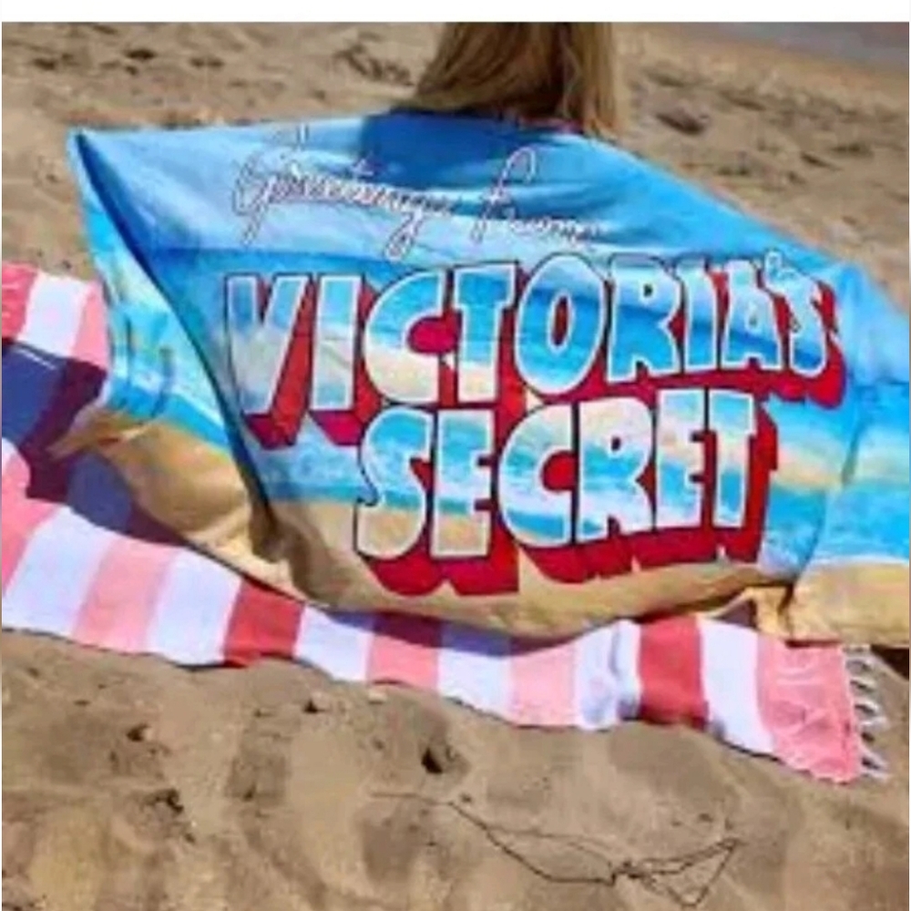 Victoria's Secret Paradise Beach Towel Getaway Limited Edition NWT